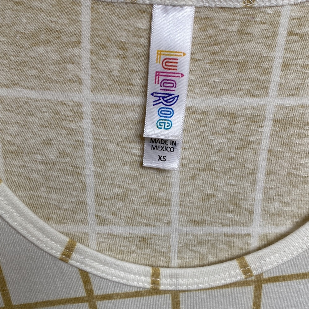 LulaRoe windowpane Perfect T - Picture 3 of 7